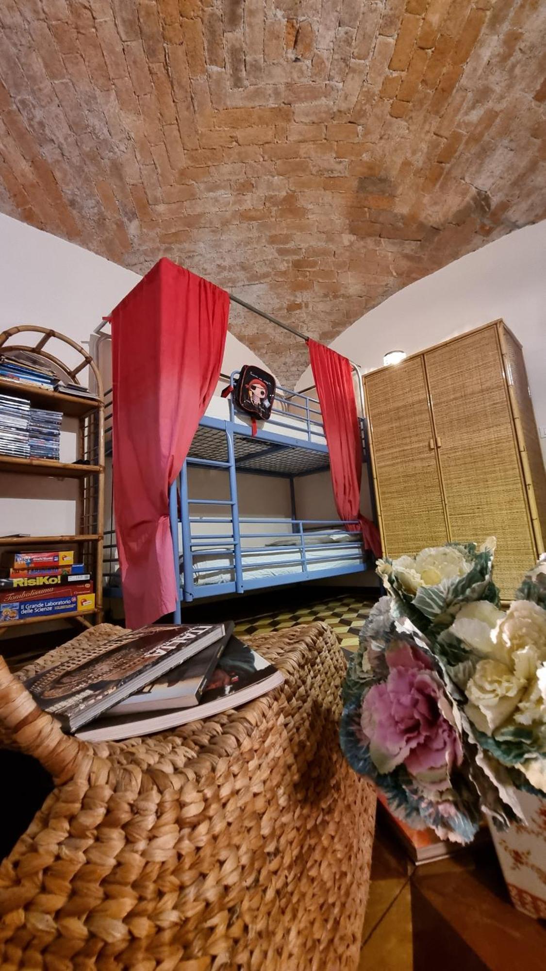 Appartement Il Bibiribi Al Castello à Pieve di Teco Extérieur photo